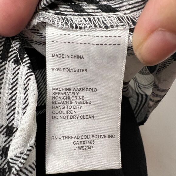 Laundry by Shelli Segal Wrap Blouse Black NEW - Picture 7 of 7